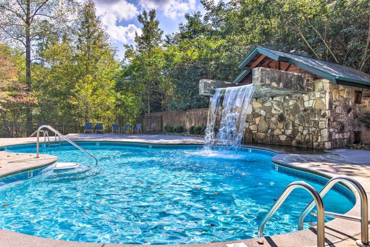 Dog Friendly, Romantic Mtn Getaway Hot Tub Pool 개틀린버그 외부 사진