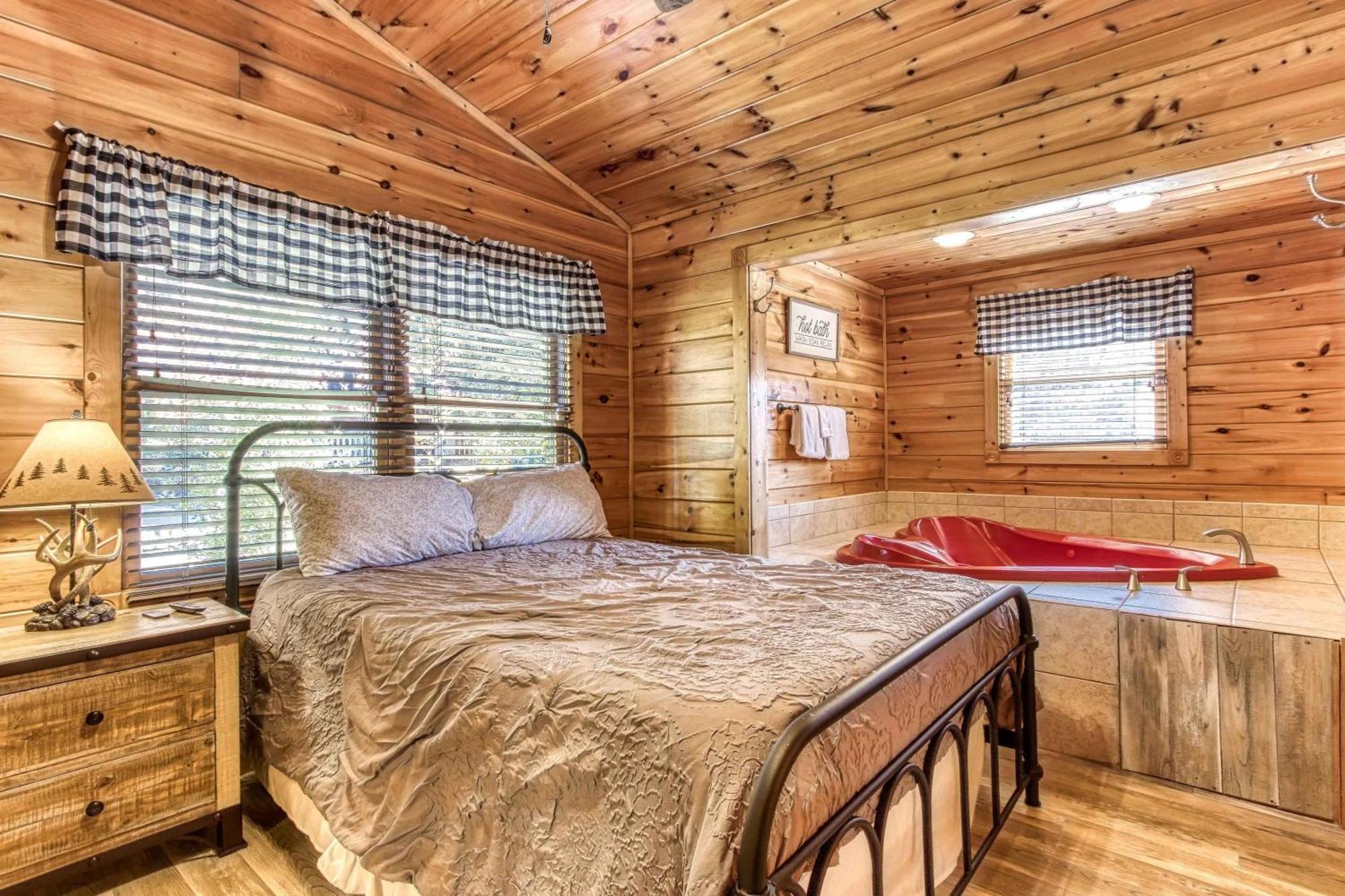 Dog Friendly, Romantic Mtn Getaway Hot Tub Pool 개틀린버그 외부 사진