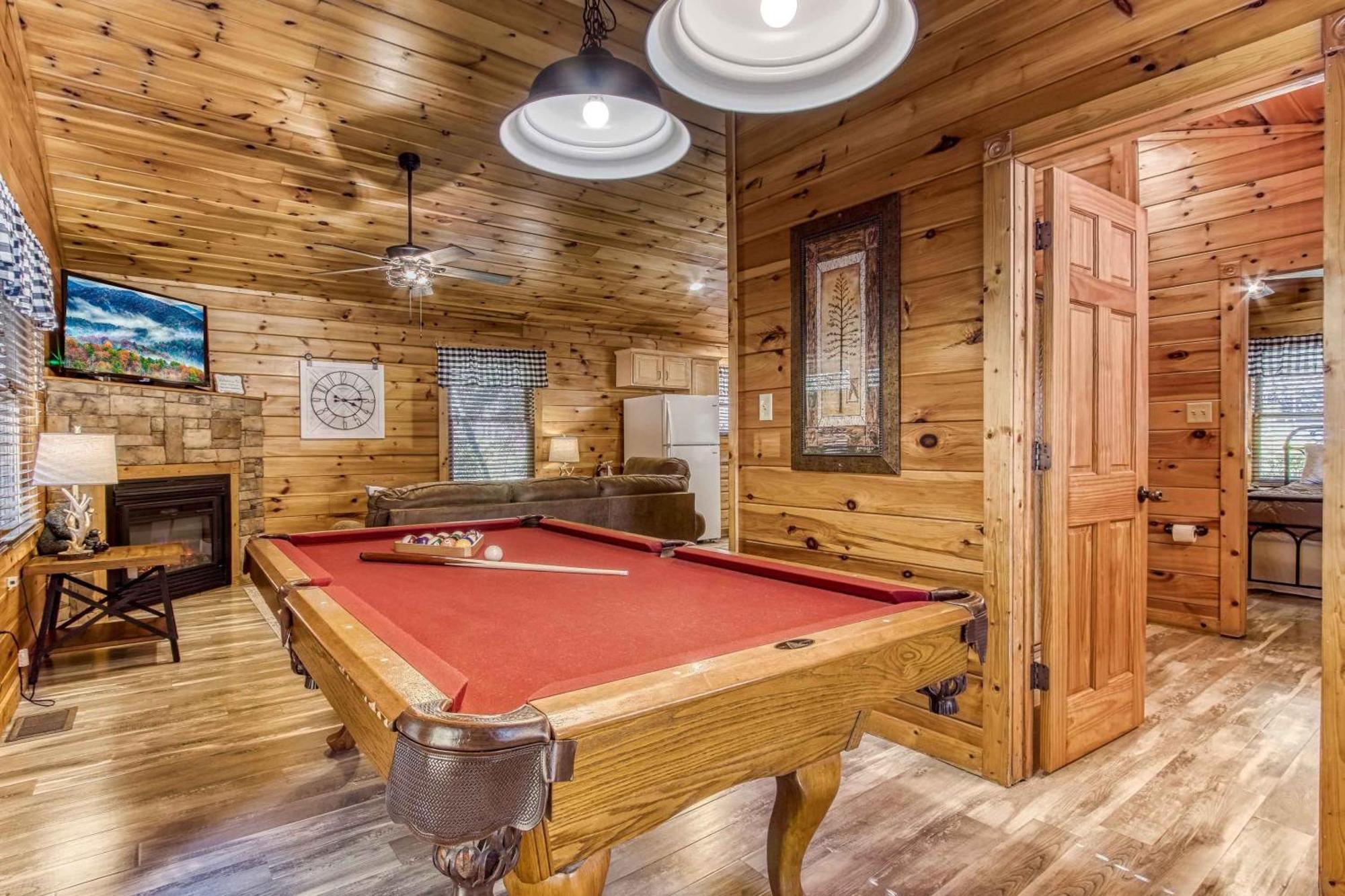 Dog Friendly, Romantic Mtn Getaway Hot Tub Pool 개틀린버그 외부 사진